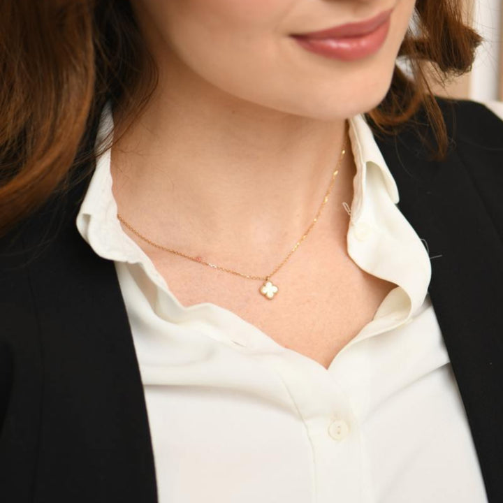Preloved VCA Sweet Alhambra Mother of Pearl 18K Gold Pendant Necklace