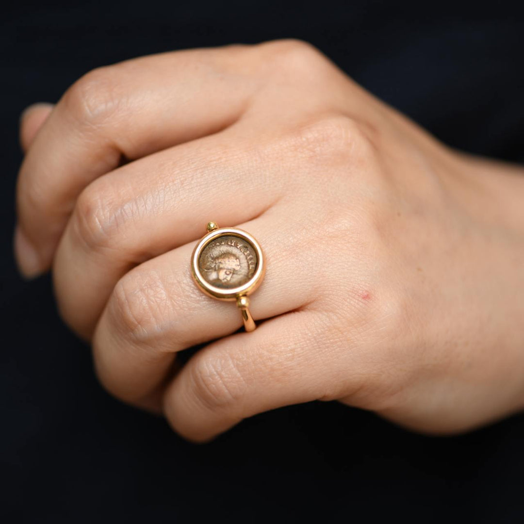 Bvlgari Monete Reversible 18k Yellow Gold Ancient Coin Ring Size 54