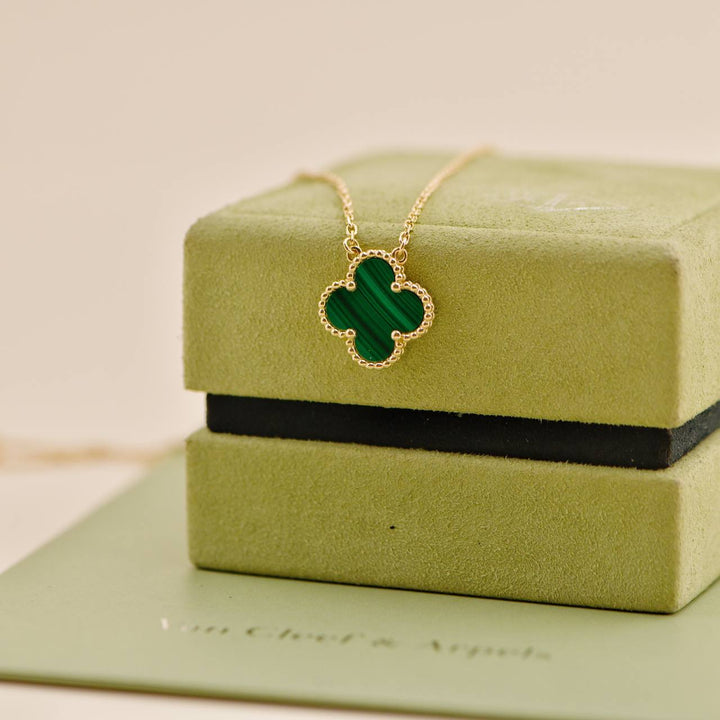 Second Hand Van Cleef & Arpels Vintage Alhambra Malachite 18K Yellow Gold Pendant Necklace