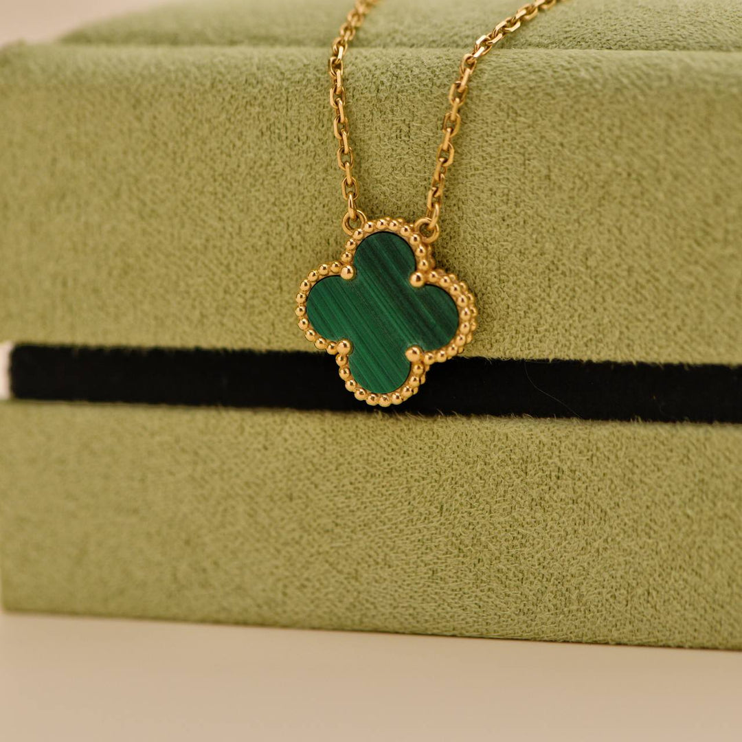 Second Hand Van Cleef & Arpels Vintage Alhambra Malachite 18K Yellow Gold Pendant Necklace