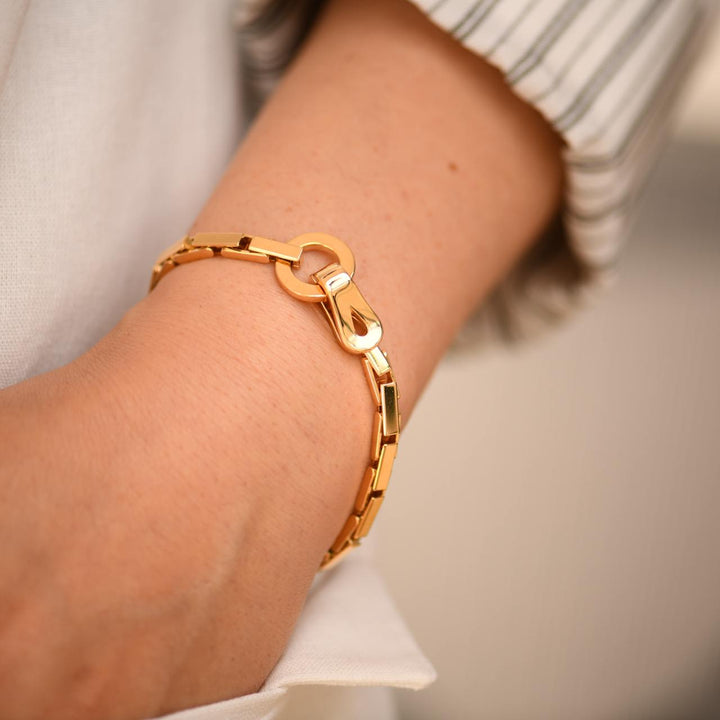 Used Cartier Agrafe 18K Yellow Gold Bracelet