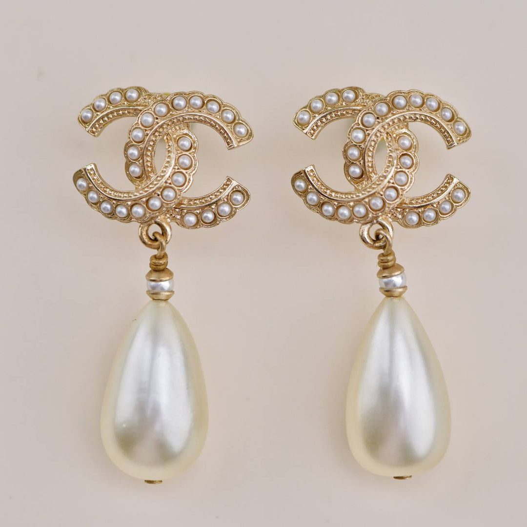 Preowned Chanel CC Drop Gold Metal Faux Pearl Earrings