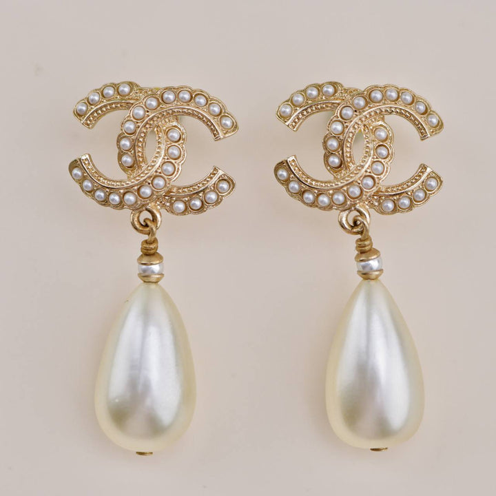 Preowned Chanel CC Drop Gold Metal Faux Pearl Earrings