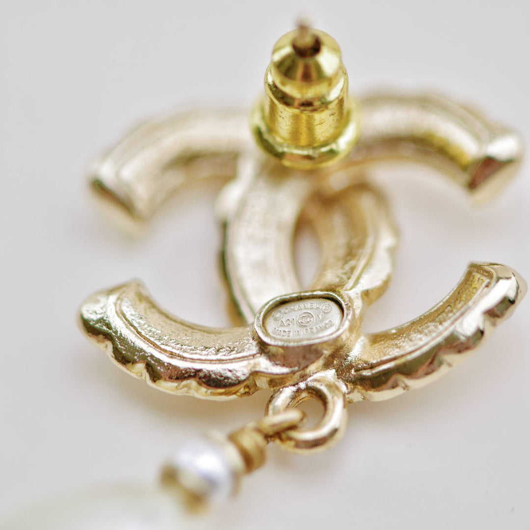 Second Hand Chanel CC Drop Gold Metal Faux Pearl Earrings