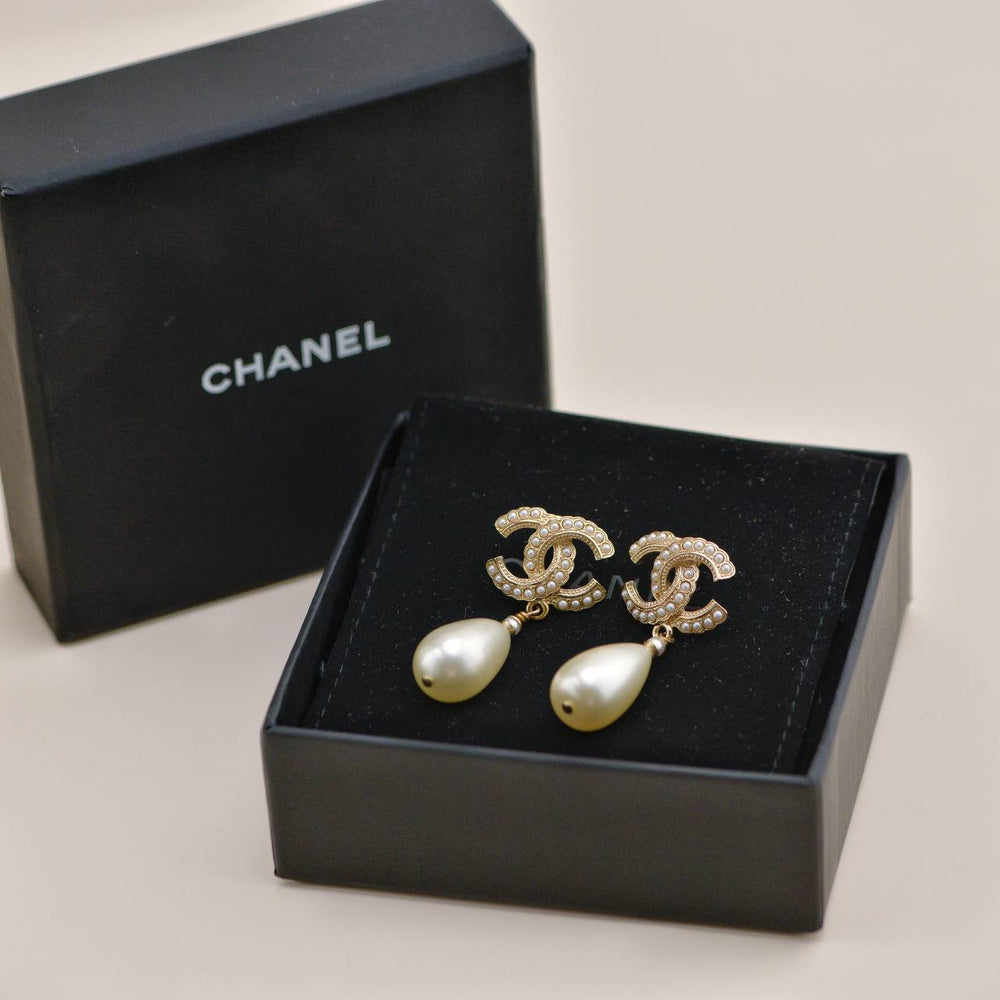 Preowned Chanel CC Drop Gold Metal Faux Pearl Earrings