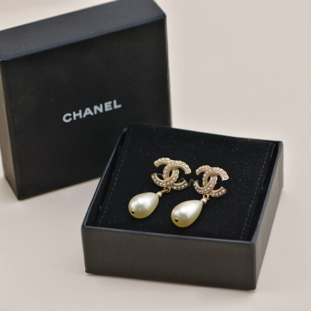 Preowned Chanel CC Drop Gold Metal Faux Pearl Earrings