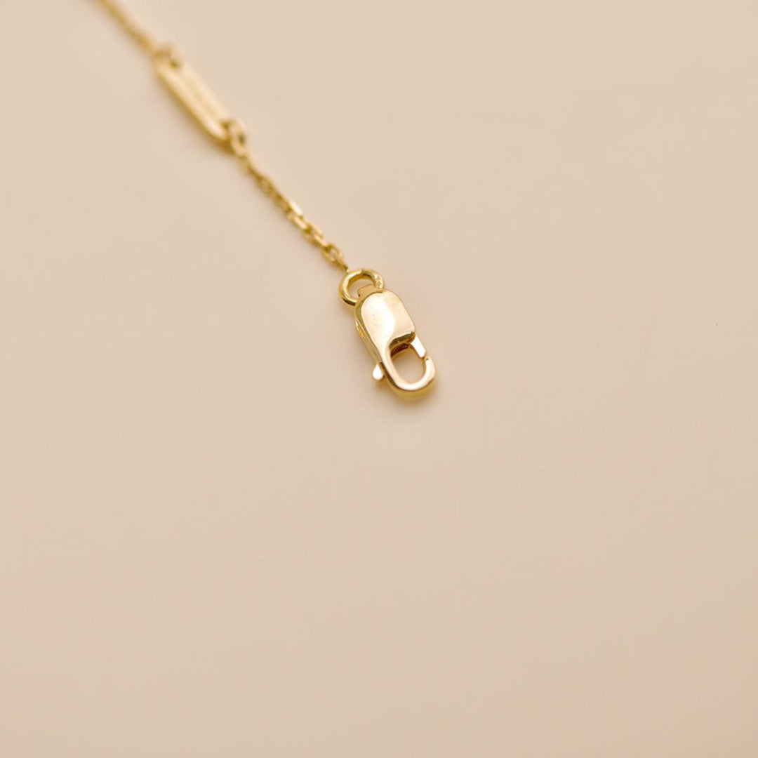 Preloved VCA Sweet Alhambra Mother of Pearl 18K Yellow Gold Pendant Necklace