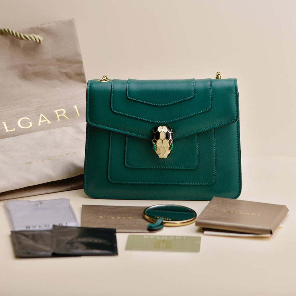 Preowned Bvlgari Serpenti Forever Emerald Green Leather Chain Medium Shoulder Bag
