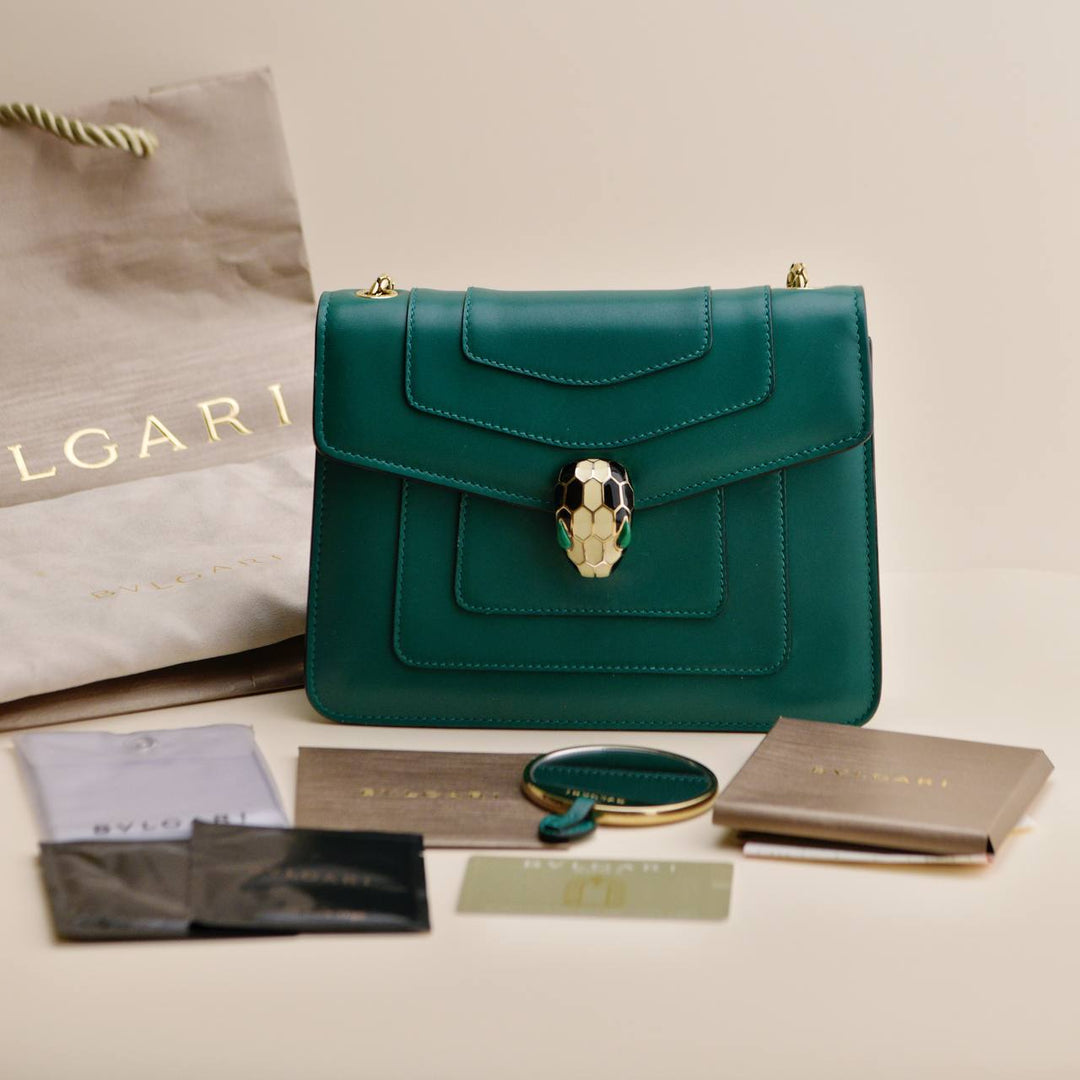 Preowned Bvlgari Serpenti Forever Emerald Green Leather Chain Medium Shoulder Bag