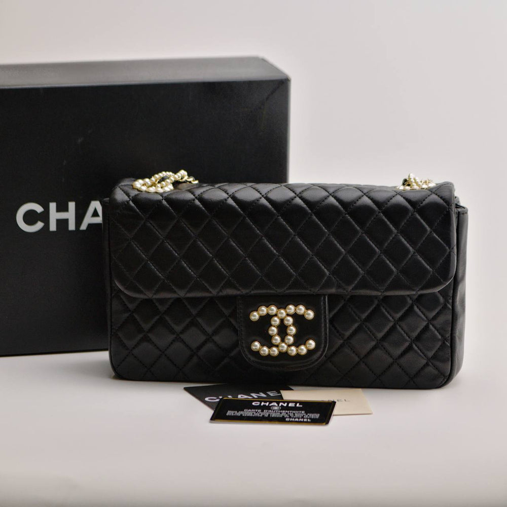 Preowned Chanel Matelasse Westminster Faux Pearl Chain Shoulder Bag Leather Black
