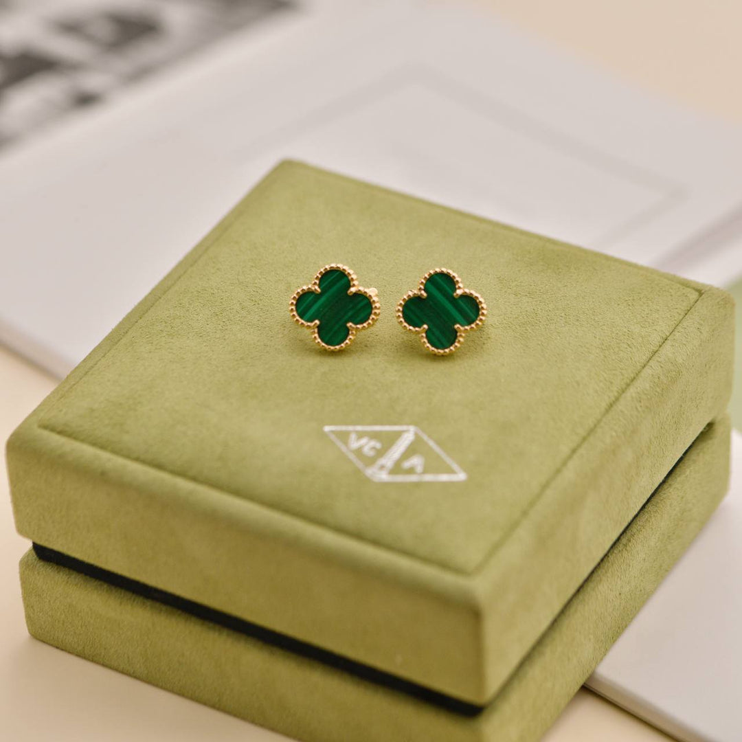 Second Hand Van Cleef & Arpels Vintage Alhambra Malachite 18K Yellow Gold Earrings