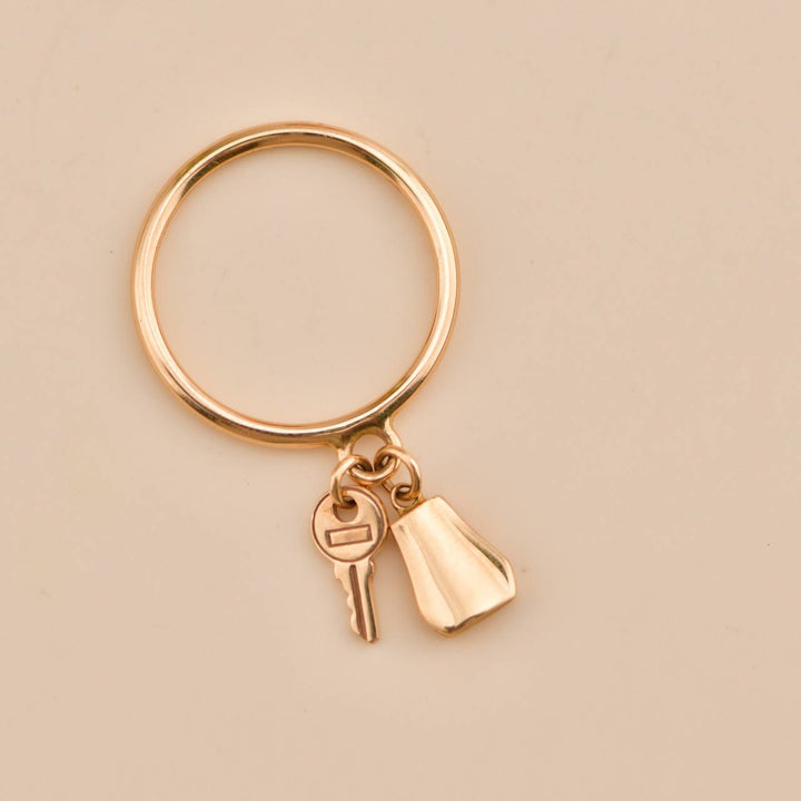 Preloved Hermès Kelly Clochette 18K Rose Gold Ring