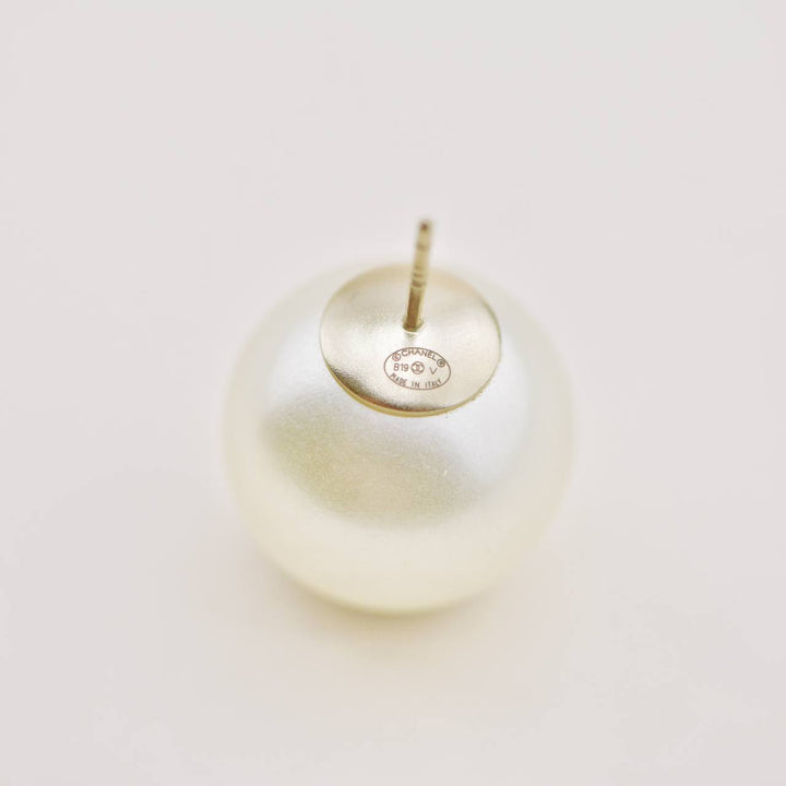 Second Hand Chanel CC Faux Pearl Earrings