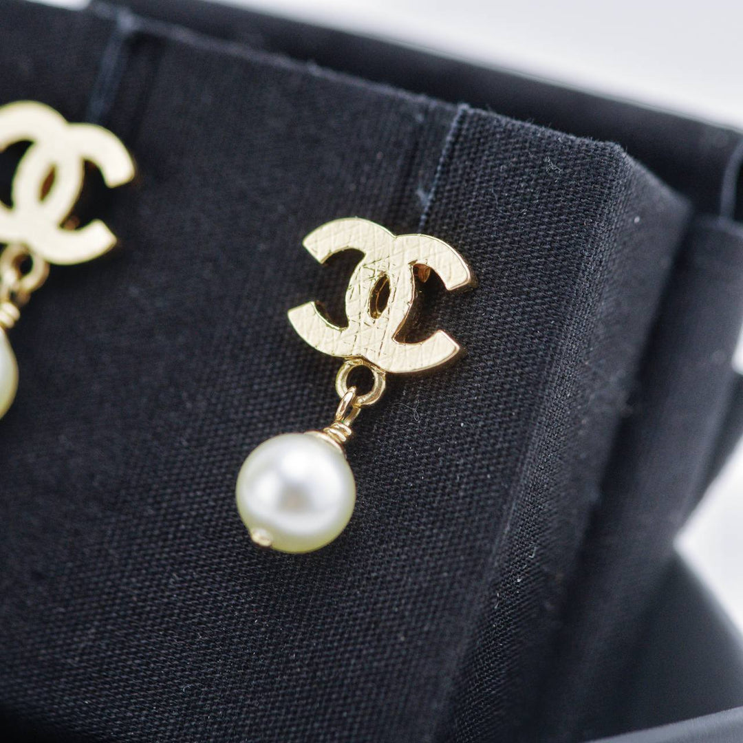 Second Hand Chanel CC Faux Pearl Gold Tone Drop Earrings