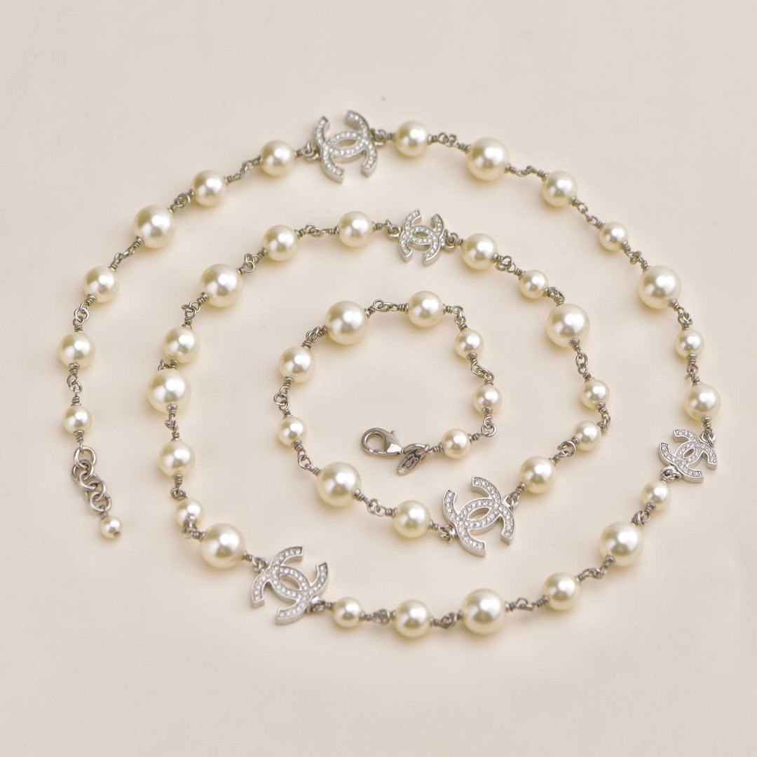 Preloved Chanel CC Collection Faux Pearl Crystal Necklace