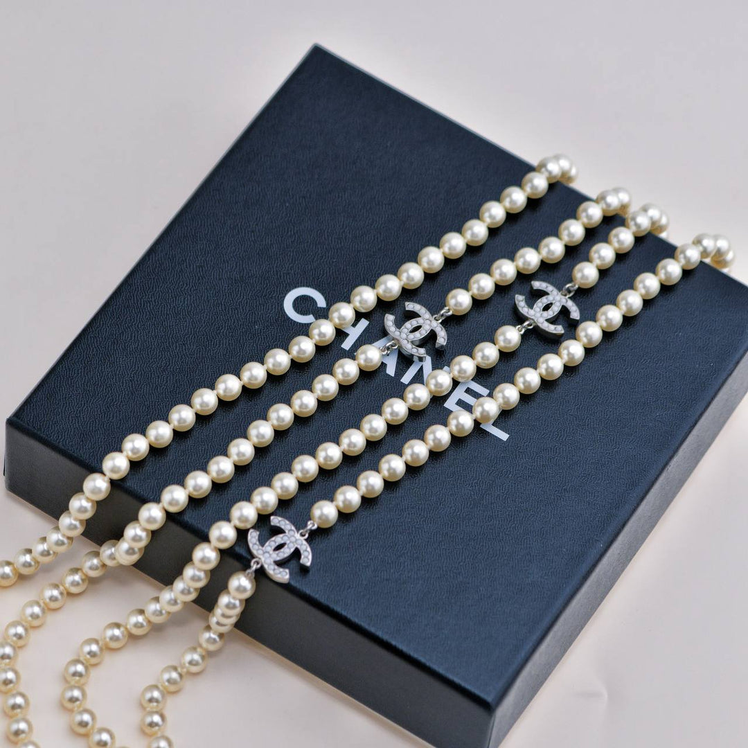 Second Hand Chanel CC Collection Faux Pearl Necklace