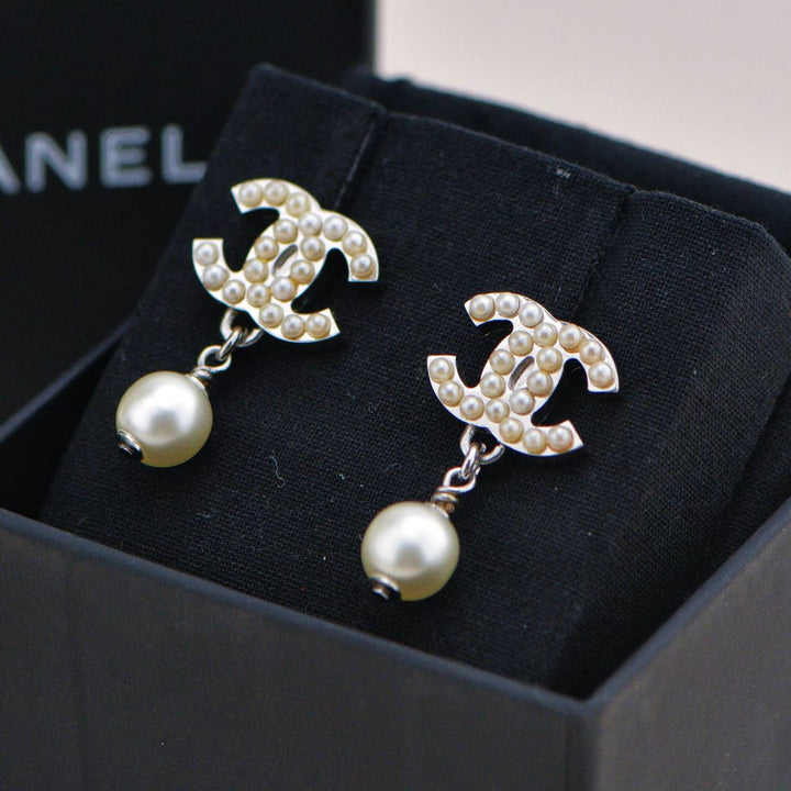 Second Hand Chanel CC Logo Faux Pearl Drop Earrings