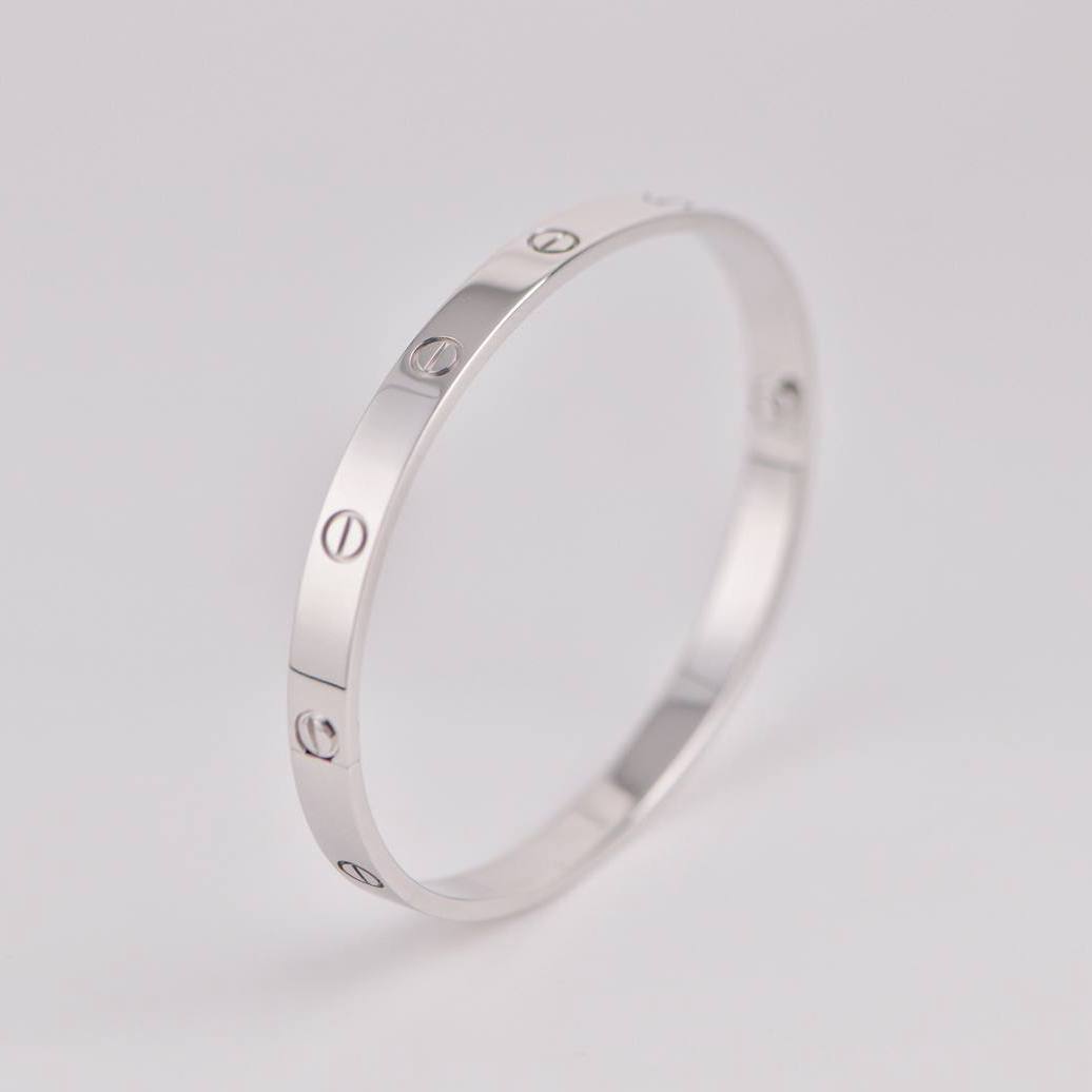 Second Hand Cartier Love 18K White Bracelet Size 18