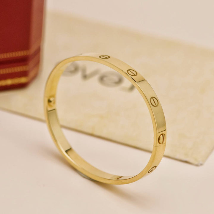Second Hand Cartier Love 18K Yellow Gold Bracelet Size 18