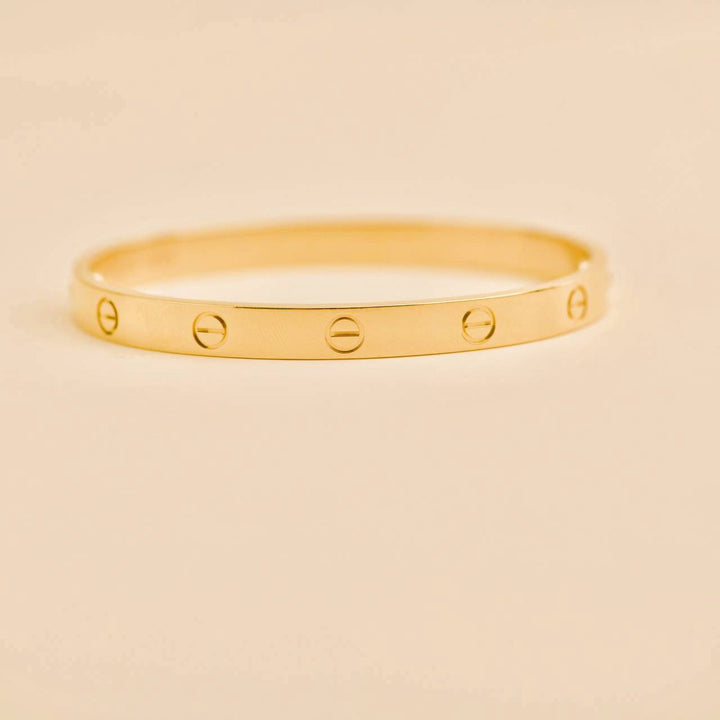 Second Hand Cartier Love 18K Yellow Gold Bracelet Size 17