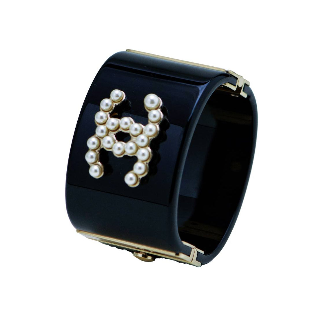 Preloved Chanel CC Collection Resin Faux Pearl Cuff Bangle