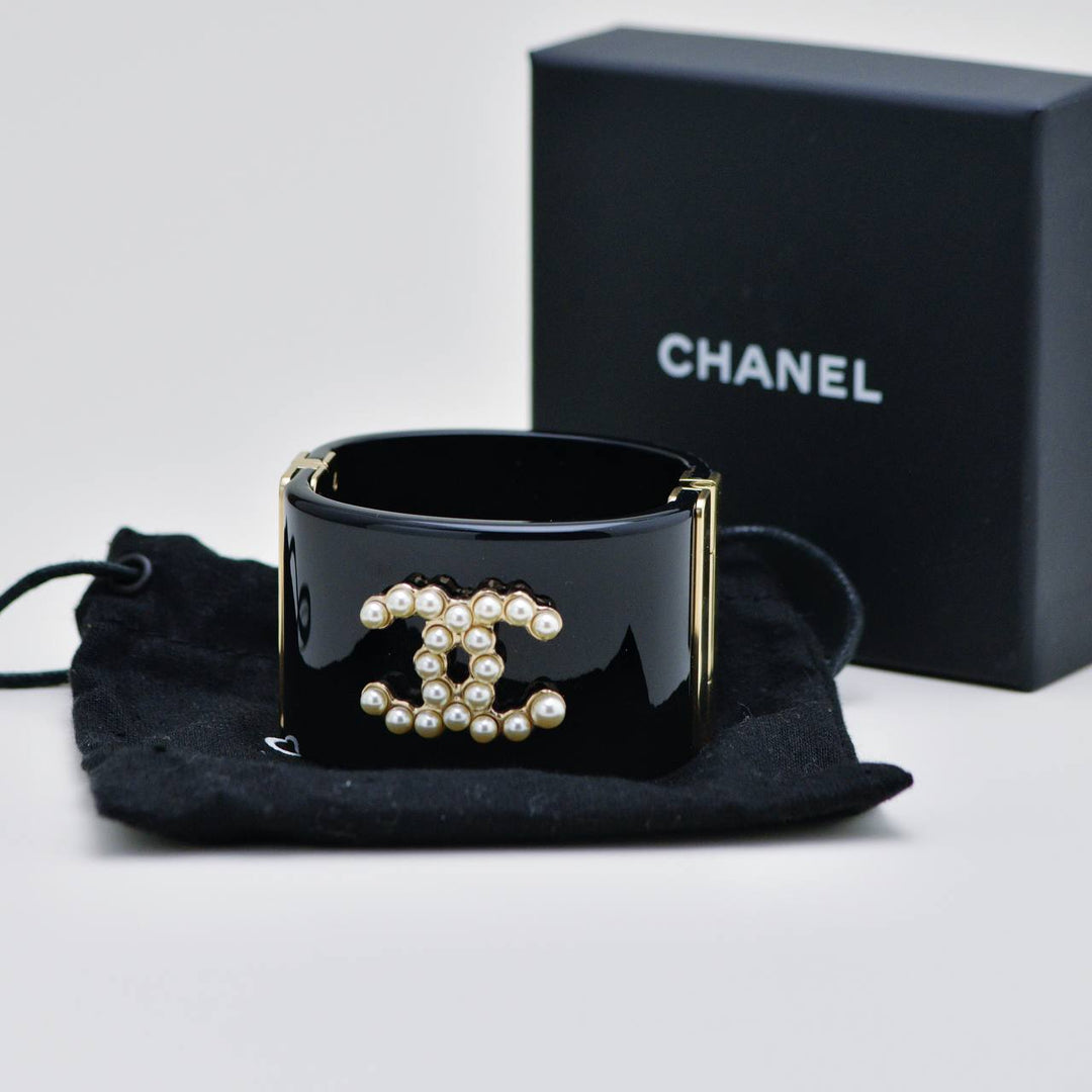 Preowned Chanel CC Collection Resin Faux Pearl Cuff Bangle