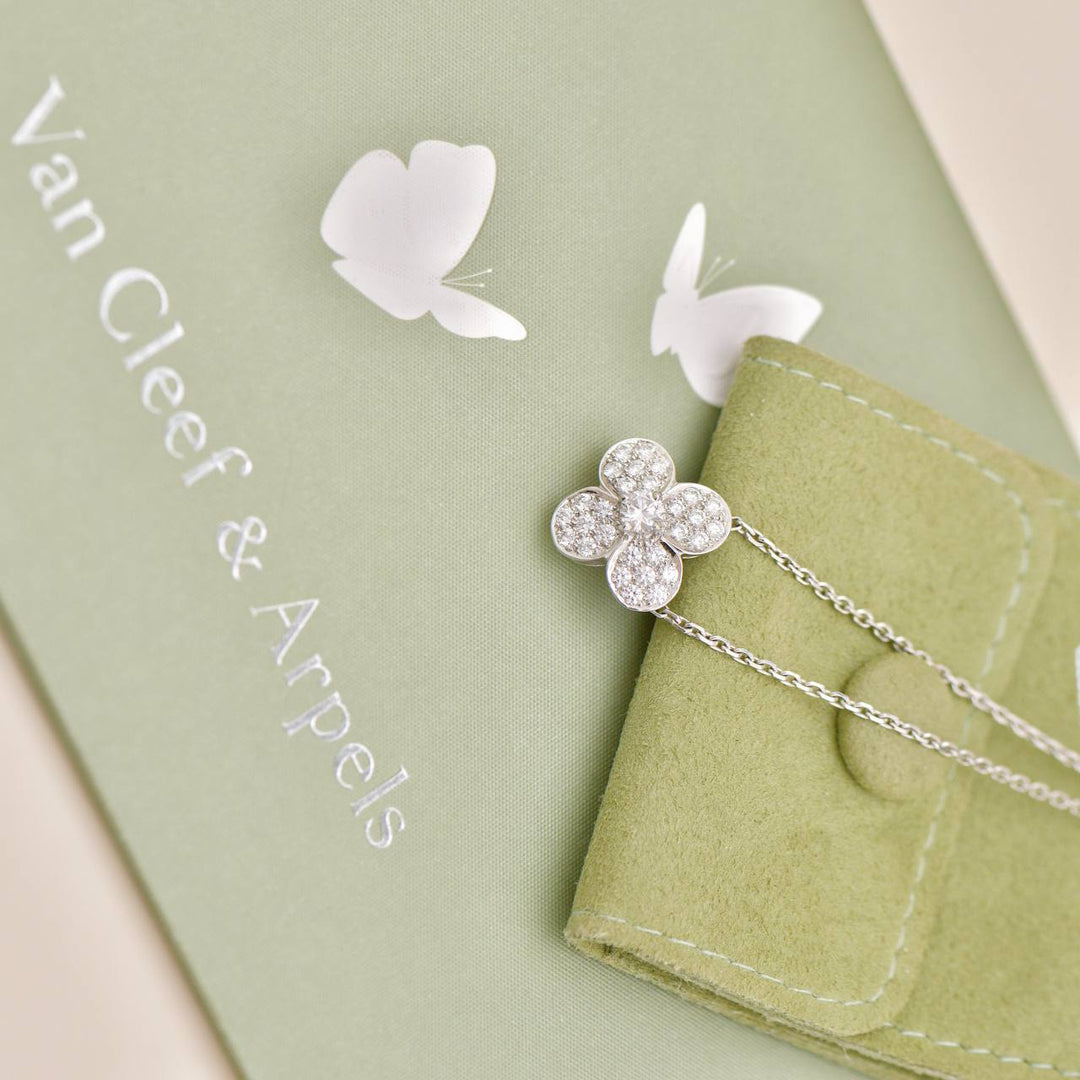 Second Hand Van Cleef & Arpels Trefle Diamond 18K White Gold Necklace