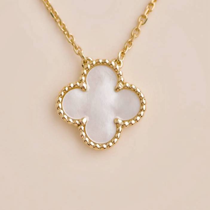 Second Hand Van Cleef & Arpels Vintage Alhambra Mother of Pearl 18K Yellow Gold Pendant Necklace