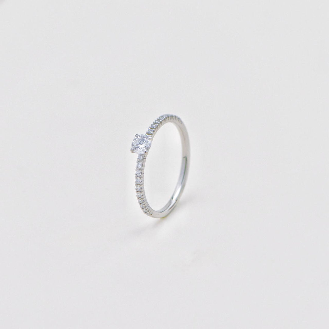 Second Hand Cartier Etincelle de Cartier Solitaire Diamond Platinum Ring