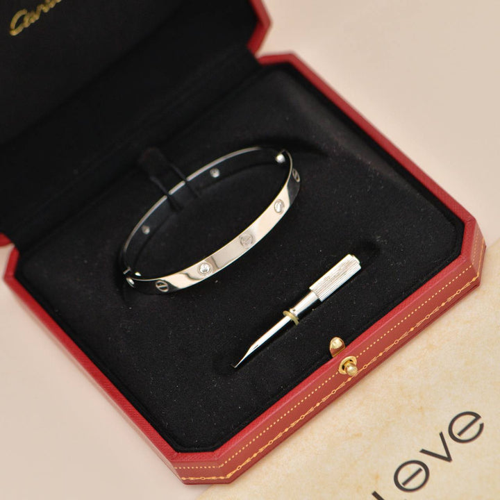 Second Hand Authentic Full set Cartier Love 4 Diamond Bracelet 18K White Gold Size 18