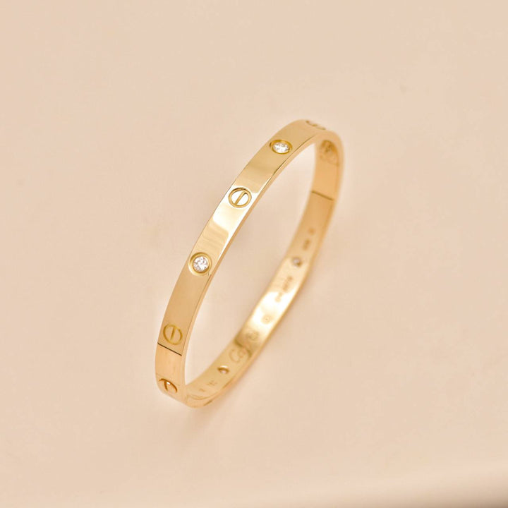 Preowned Authentic Full Set Cartier Love 4 Diamond Classic Model Bracelet 18K Yellow Gold Size 18