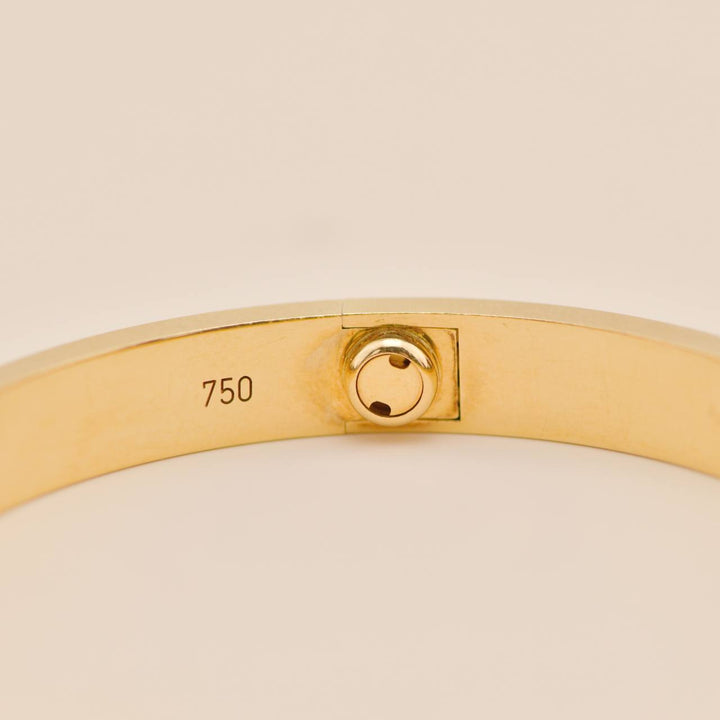 Preowned Authentic Full Set Cartier Love 4 Diamond Classic Model Bracelet 18K Yellow Gold Size 17 