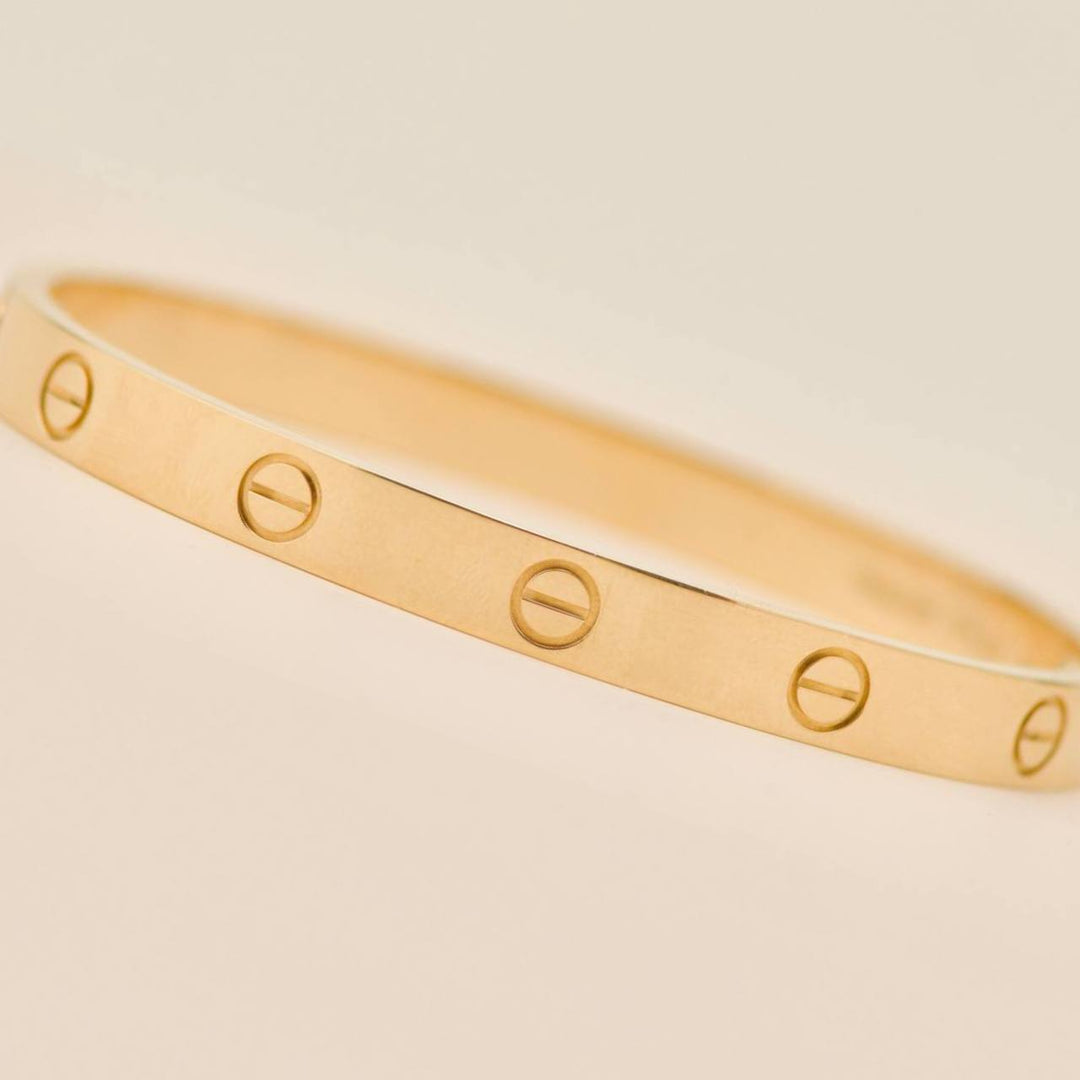 Second Hand Authentic Full Set Cartier Love Classic Bracelet 18K Yellow Gold Size 18