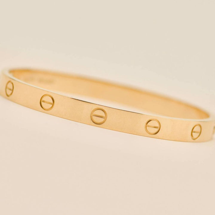 Authentic Used Cartier Love Classic Model Bracelet Size 19 in 18K Yellow Gold