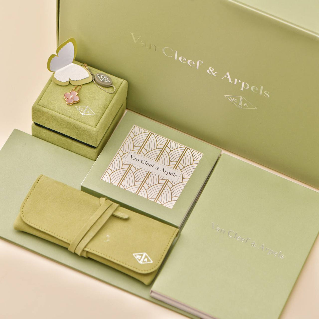 Brand New Van Cleef 2025 Holiday Pendant