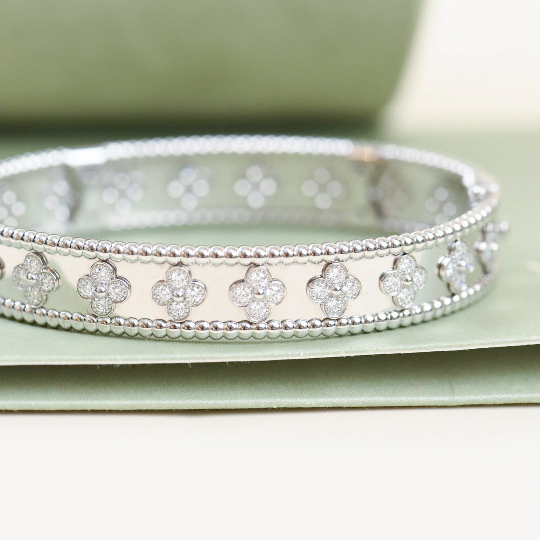 Used Authentic Full set Van Cleef & Arpels Perlée Clovers Bracelet Diamond 18K White Gold Size M