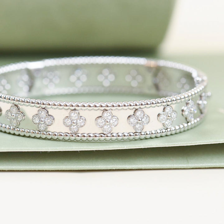 Used Authentic Full set Van Cleef & Arpels Perlée Clovers Bracelet Diamond 18K White Gold Size M
