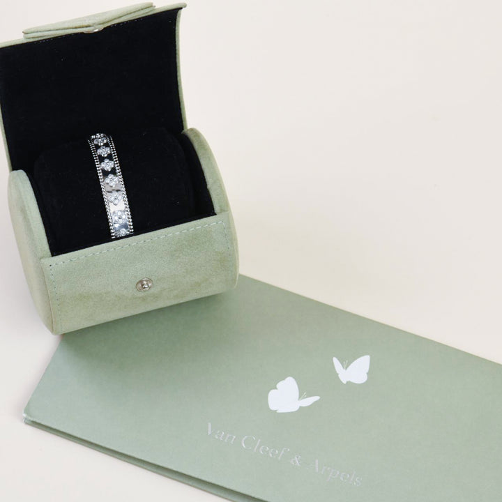 Preowned Authentic Full set Van Cleef & Arpels Perlée Clovers Bracelet Diamond 18K White Gold Size M
