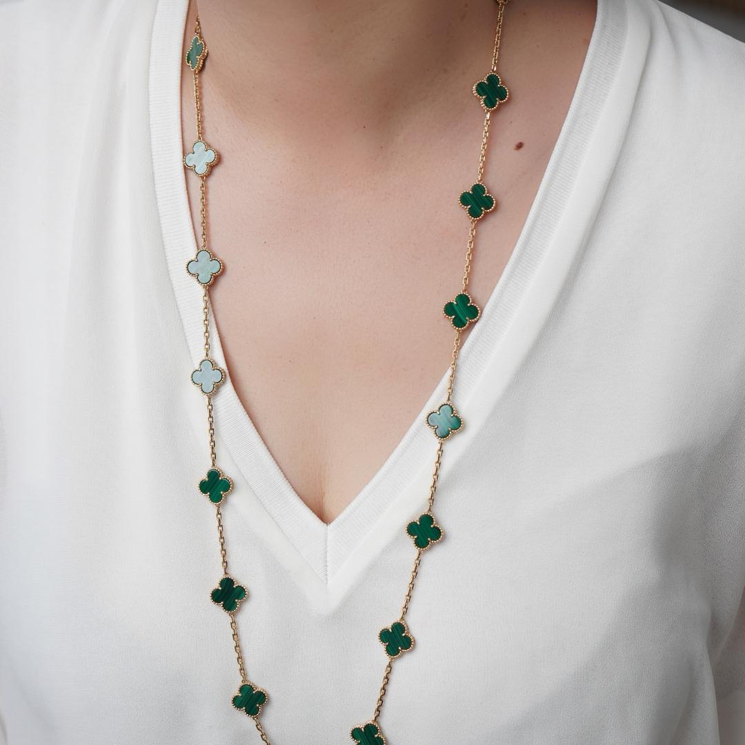Authentic Preowned Full set Van Cleef & Arpels Vintage Alhambra Malachite 20 Motif Necklace