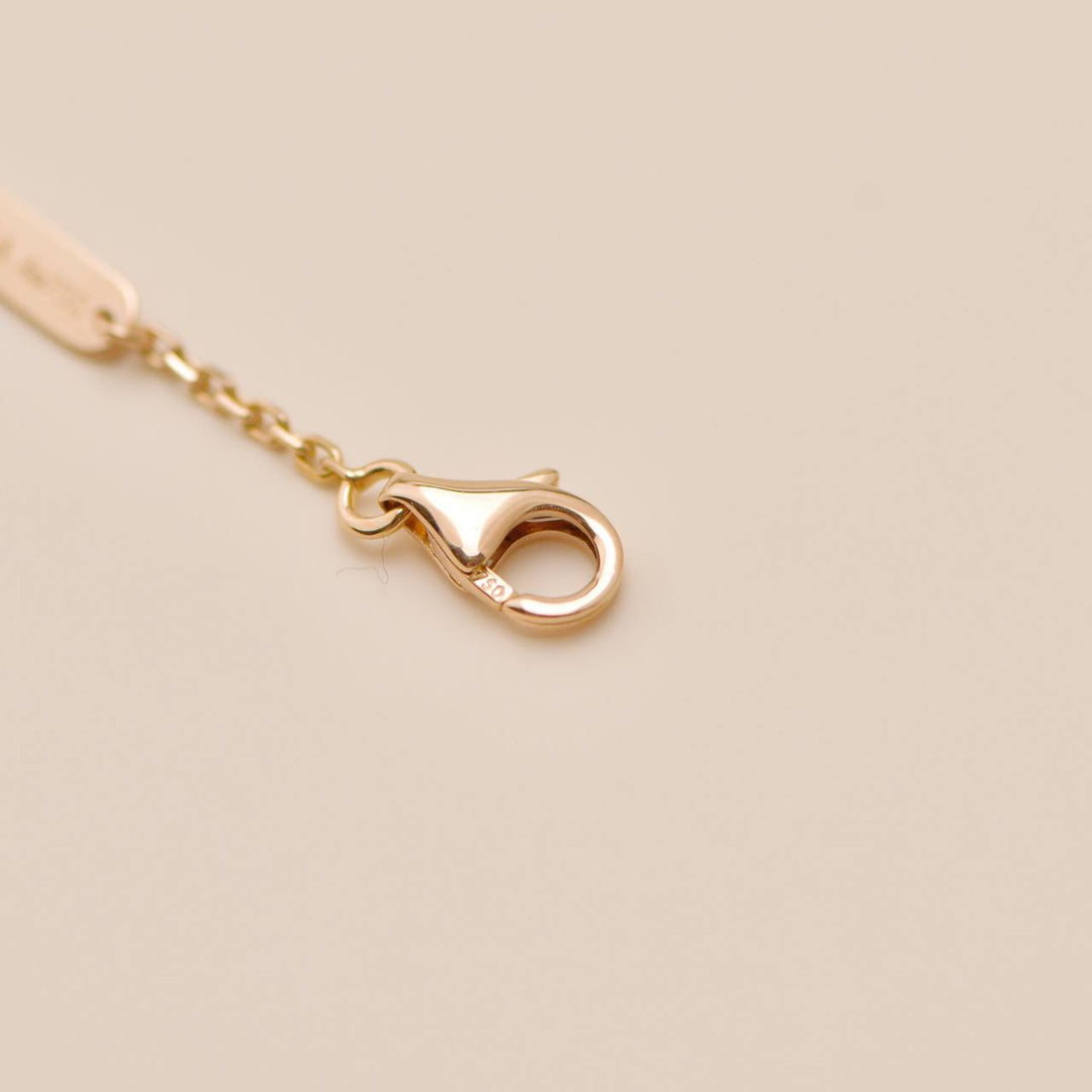 Authentic Van Cleef & Arpels Alhambra 2012 Holiday Necklace Diamond Mother of Pearl