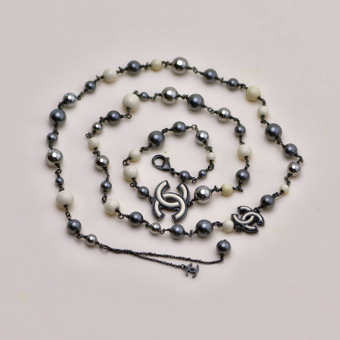 Second Hand Chanel CC Grey Faux Pearl & Ruthenium-Tone Long Sautoir Necklace