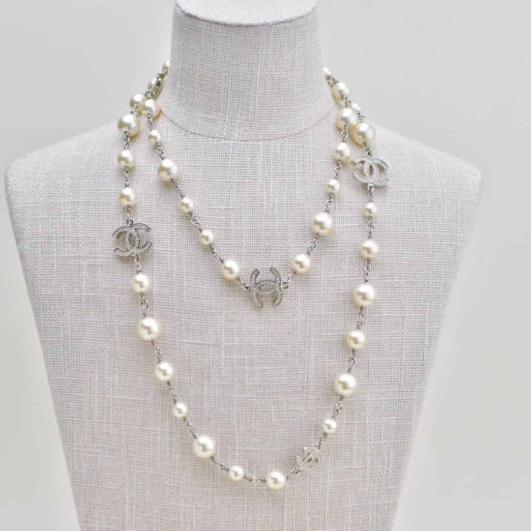 Authentic Second Hand Chanel CC Faux Pearl Sautoir Necklace with Five Logos