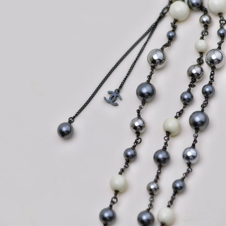Preowned Chanel CC Grey Faux Pearl & Ruthenium-Tone Long Sautoir Necklace