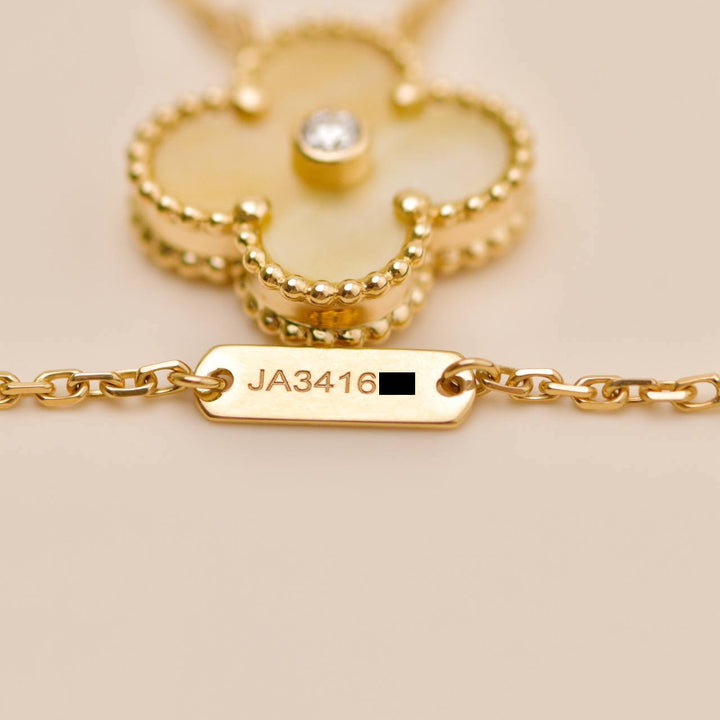 Authentic Used Van Cleef 2018 Holiday Pendant Golden Mother of Pearl Diamond 18K Yellow Gold