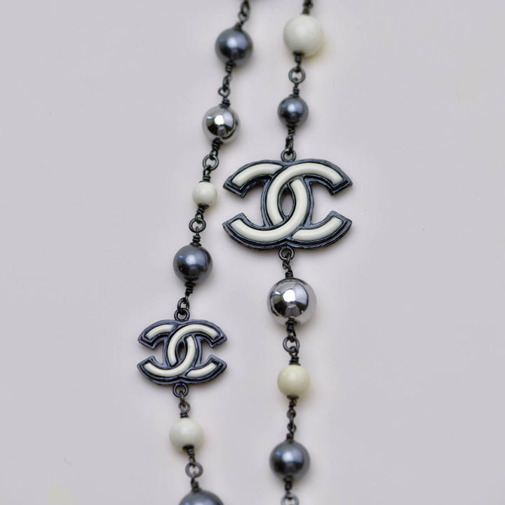 Preloved Chanel CC Grey Faux Pearl & Ruthenium-Tone Long Sautoir Necklace