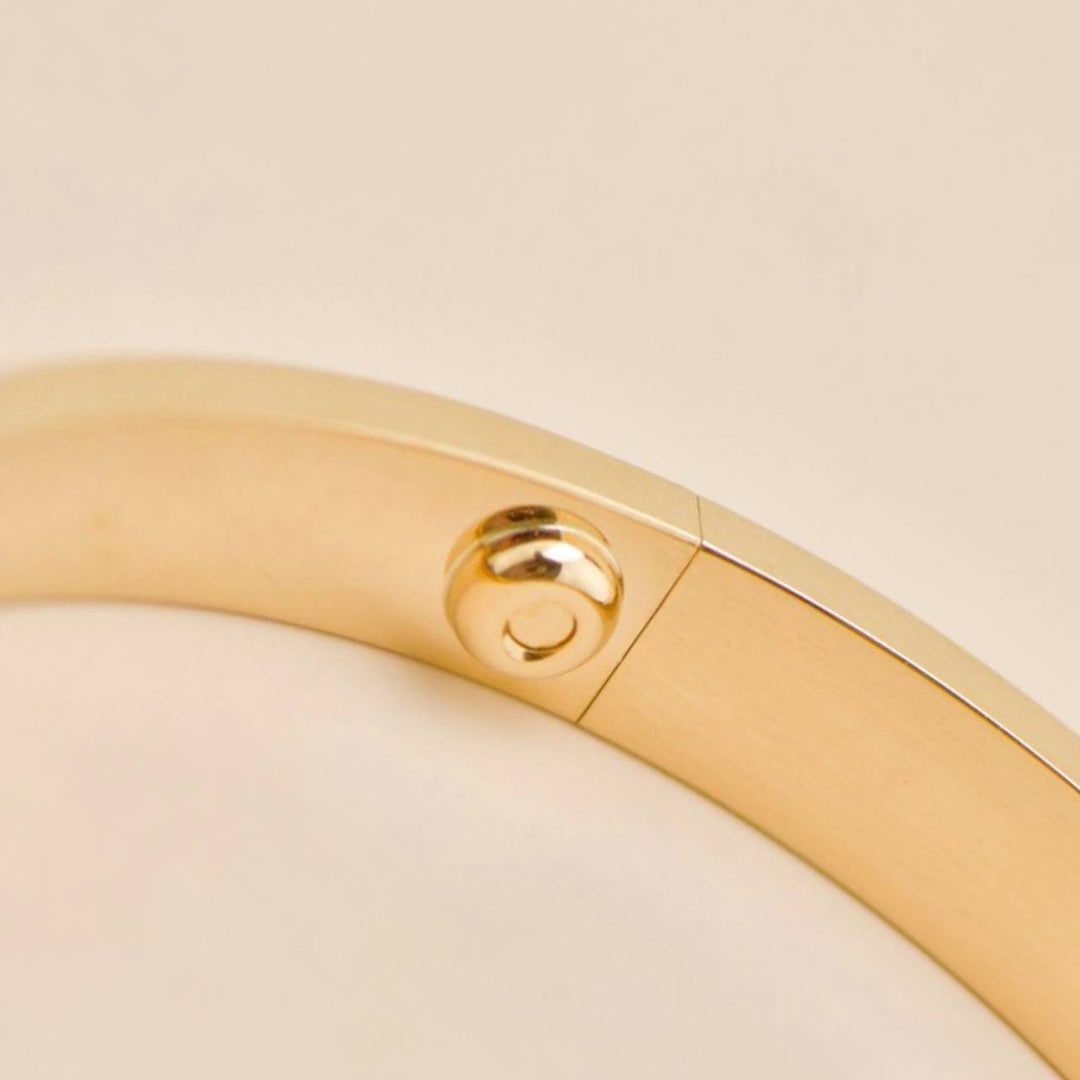 Second Hand Authentic Cartier Love Classic Model Bracelet 18K Yellow Gold Size 19