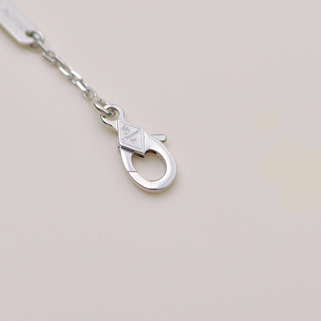 Second Hand Authentic Van Cleef & Arpels Vintage Alhambra Mother of Pearl Pendant Necklace