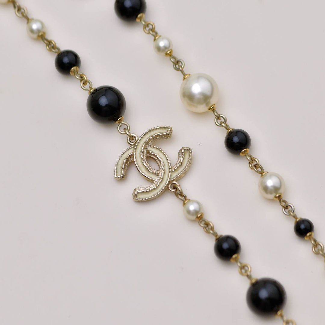 Preowned Chanel CC Faux Pearl & Black Beads Baroque Sautoir Necklace