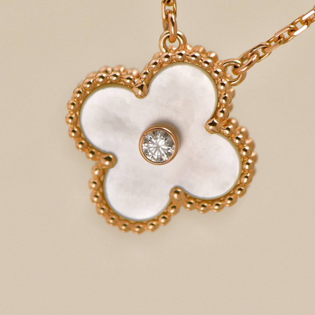 Second Hand Authentic VCA Alhambra 2012 Holiday Necklace Diamond Mother of Pearl