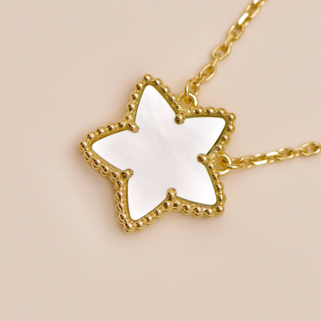 Authentic Van Cleef Alhambra 2008 Holiday Necklace Mother of Pearl 18K Yellow Gold